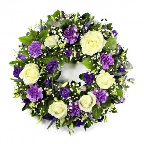 Classic wreath in purple and white